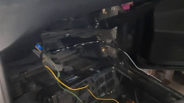 VW Passat B6 (2007) Установка android магнитолы incar с камерой заднего вида. Подключение сабвуфера смотреть онлайн