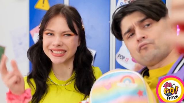 Les bons et les mauvais élèves à l'école par 123GO Like ! смотреть онлайн