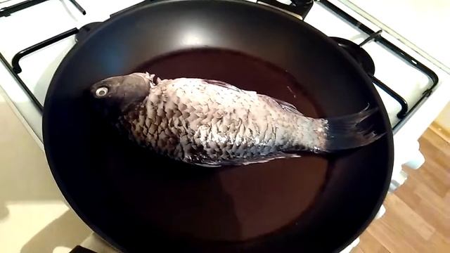 Печем рыбу карась на сковороде ICook смотреть онлайн