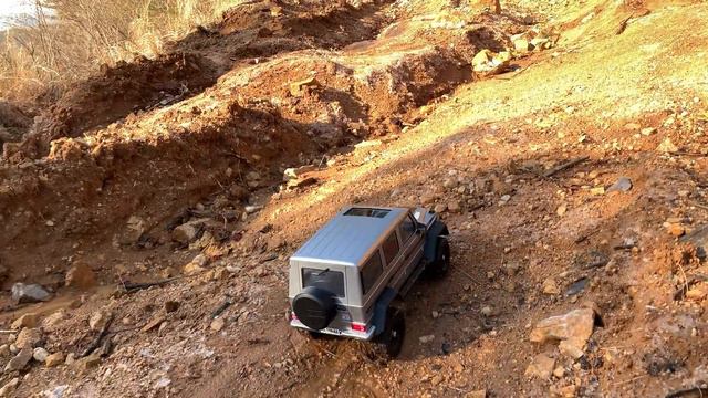 1/10 Scale RC : Benz G500 Muddy Off-road Driving #2. смотреть онлайн