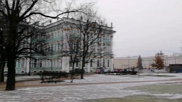 Ой, упало! Убрали главную ёлку с Дворцовой площади/Вы уже разобрали красавицу дома или февраля ждём смотреть онлайн