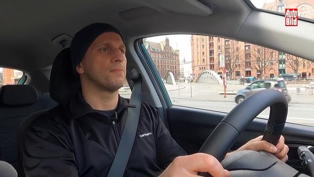 Hyundai Bayon (2021) | So fährt Hyundais Mini-SUV | Test mit Stefan Novitski смотреть онлайн