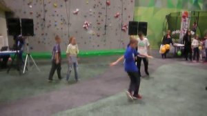 Выступление в Питерленде. Дети танцуют Брейк данс.