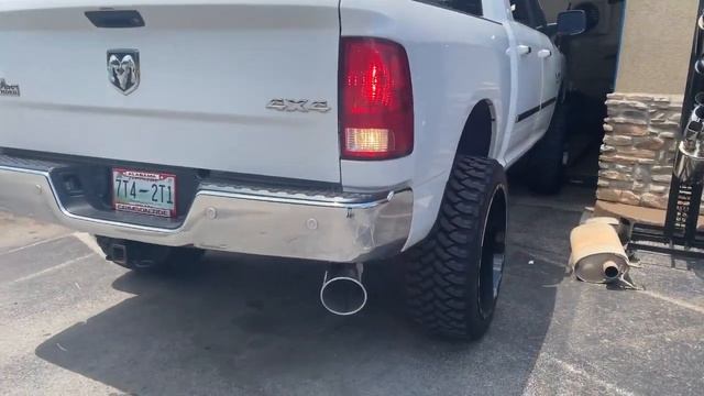 RAM 5.7 HEMI Vs RAM 3.6 V6! смотреть онлайн
