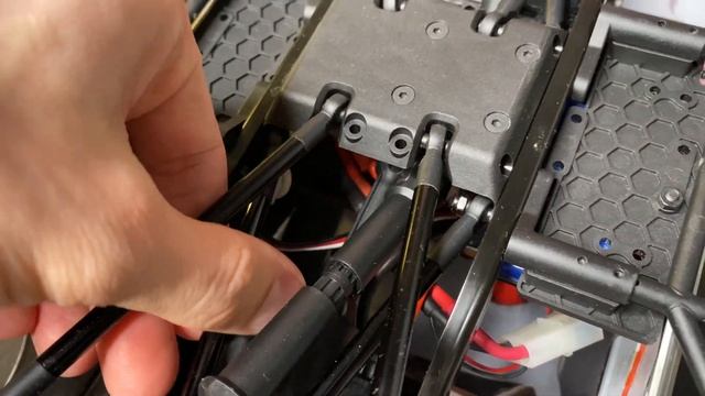 Как я сделал MST CFX-W TOYOTA HILUX. И почему она круто едет, но не может победить в соревнованиях. смотреть онлайн