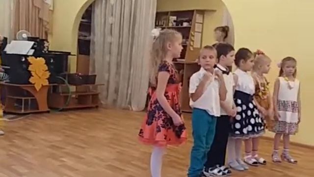 Стишок про дождик! Ксюша 6 лет смотреть онлайн