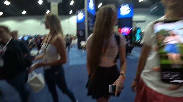 I'M A LOSER NERD I PLAY GAMES - E3 Ft. LilyPichu, Albert & LoLYourPrincess смотреть онлайн