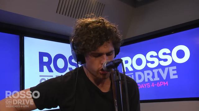Vance Joy - Mess Is Mine (Acoustic & Live On Rosso On Drive) смотреть онлайн