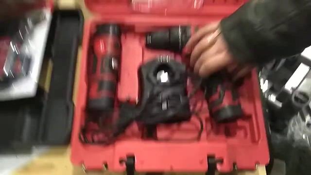 шуруповерт Elitech