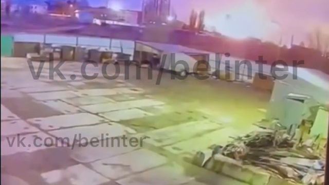 1 апреля. Белгород Россия. Все идёт по плану - горит нефтебаза. смотреть онлайн