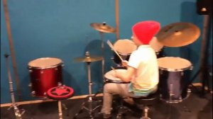 Совместное исполнение барабаны и гитара