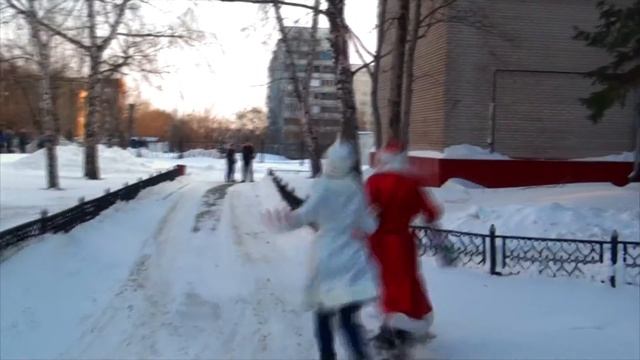 Забег Деда Мороза и Снегурочки(Видеоролик, АПЭК) смотреть онлайн