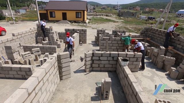 Свой Дом. Этапы строительства: 1) Фасад 2) Стены 3) Штукатурка 4) Водоснабжение смотреть онлайн