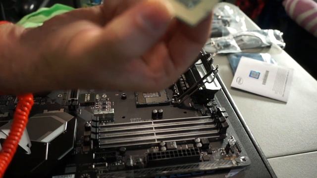 Upgrading to the new i7 8700k - Computer Build Vlog смотреть онлайн