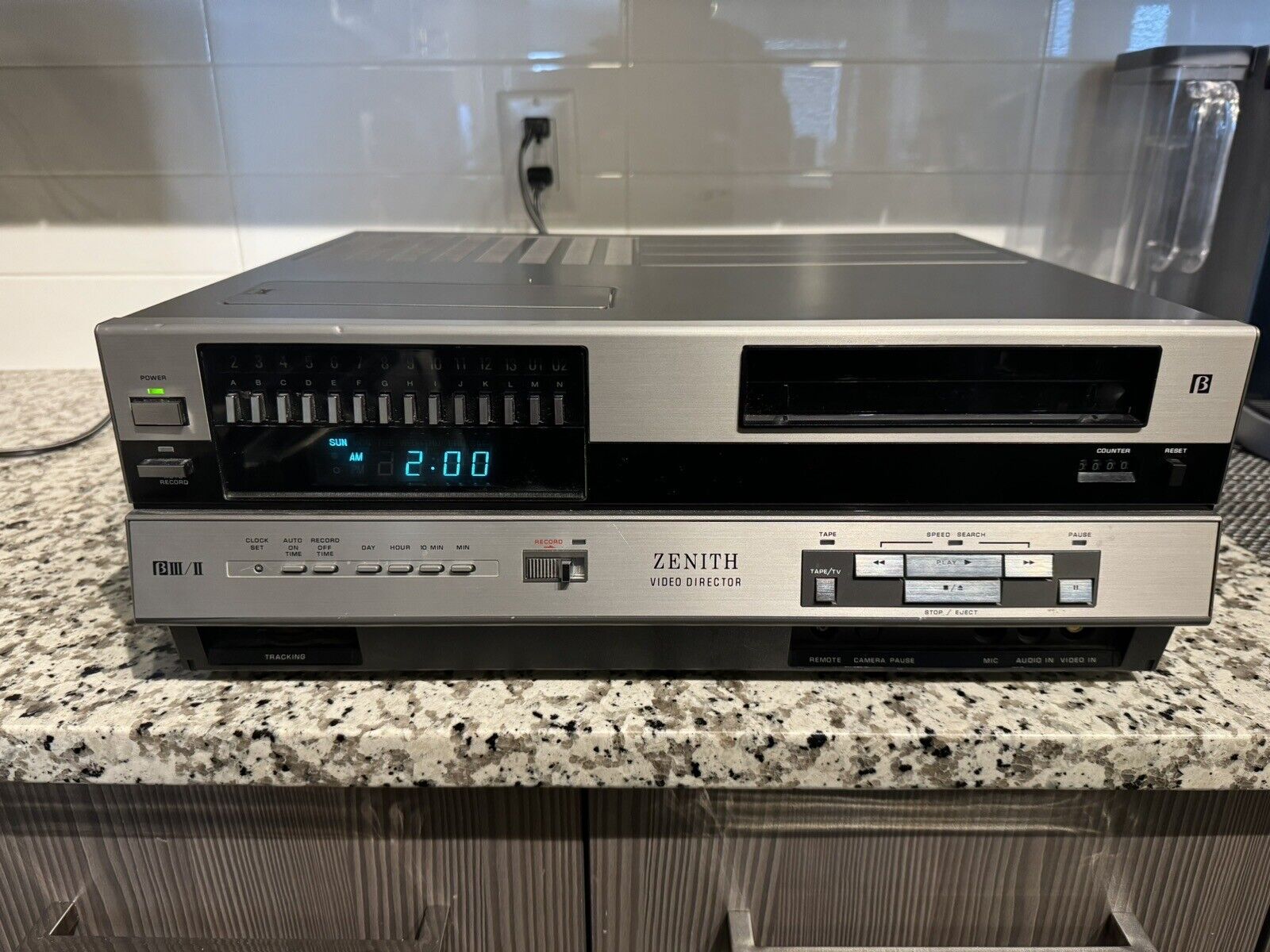 Видеорекордер BETAMAX с серебряным циферблатом Zenith VR8910PT-Япония-1979-1981-год