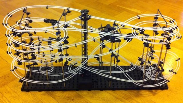 Model roller coaster Space Rail level 5, complete run, rear view смотреть онлайн