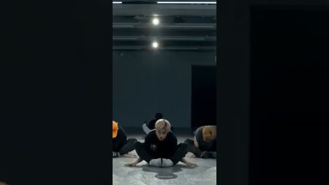 [MIRRORED] Stray Kids - God's Menu | Dance Practice Felix Focus | смотреть онлайн