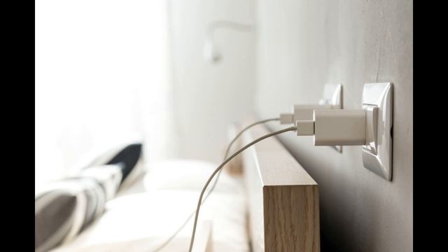 Почему категорически нельзя оставлять зарядное устройство в розетке смотреть онлайн