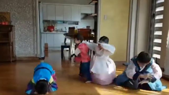 Поздравление родителей на Лунный Новый год 2018.02.16 смотреть онлайн