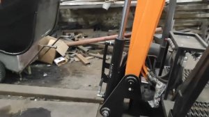 МИНИЭКСКАВАТОР  Краткий обзор прицепного мини-экскаватора.   Узлы и детали экскаватора.