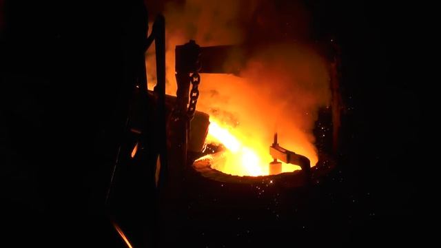 Выпус расплава в заливочный ковш смотреть онлайн