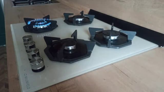 Обзор варочной поверхности Maunfeld MAUNFELD EGHG.64.23CBG/G смотреть онлайн