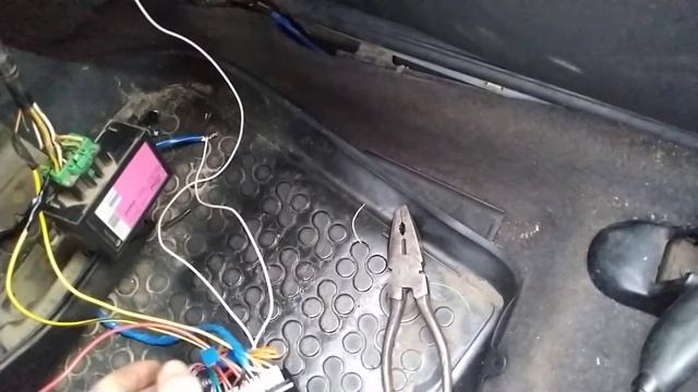 Как подключить центральный замок с АлиЭкспресс на Форд Фокус 1 | Управление ЦЗ по минусу смотреть онлайн