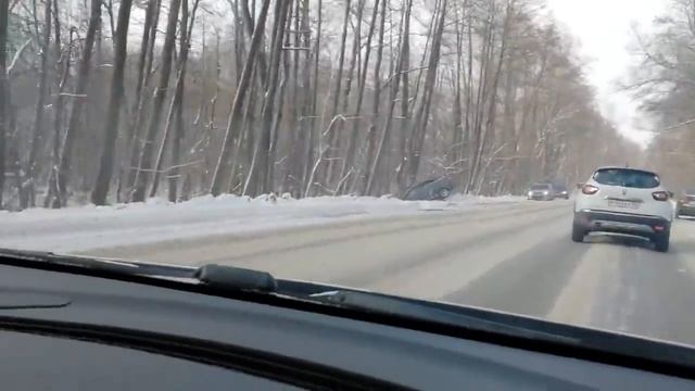 Пенза Заречный  Две машины в кювете