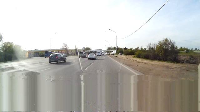 В автобус чуть не всадился.. смотреть онлайн