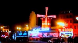 Кабаре-варьете Мулен Руж (Moulin Rouge) в Париже