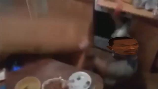 CJ упал со шкафа смотреть онлайн