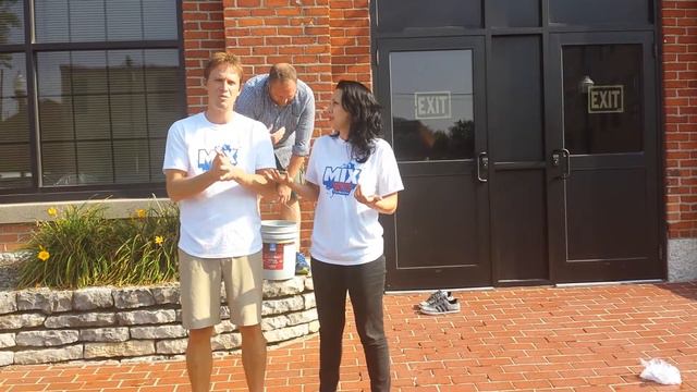 Mix 107.7's Jeff, Gina & Dave ALS Ice Bucket Challenge смотреть онлайн