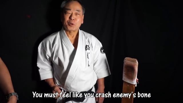 В 66 лет ЛОМАЕТ ДОСКИ. Проблемы со здоровьем при набивке кулаков? НАБИВКА кулака смотреть онлайн