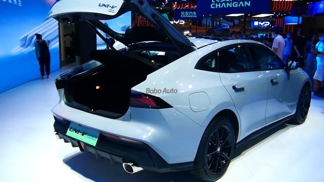 New Chang an UNI V iDD Appearance and Interior Video смотреть онлайн