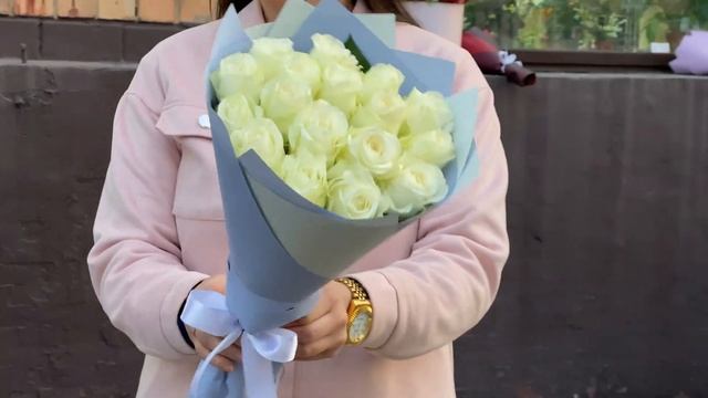 17 крупных белых роз Махе смотреть онлайн