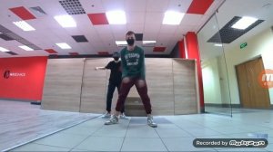 Танцы под песню (это ты это я между нами молния)я