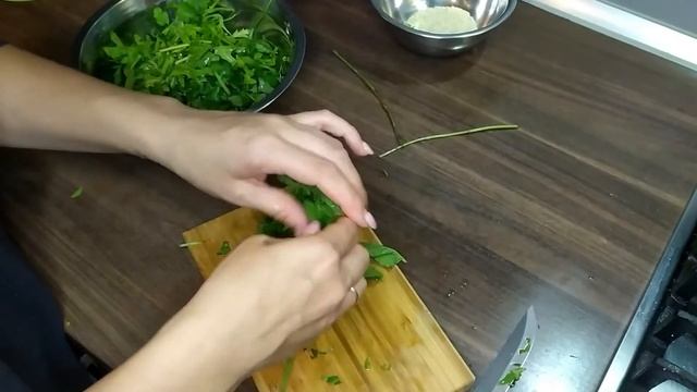 Салат с индейкой и рукколой. Быстро, легко и сытно.15 минут и салат уже тут. смотреть онлайн