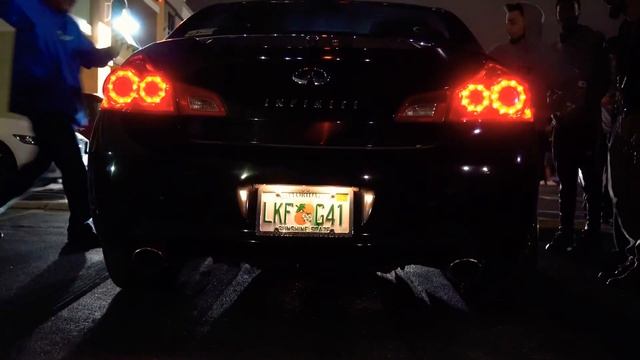 V8 LEXUS SHREDS TIRES & FIRE BREATHING INFINITI! смотреть онлайн