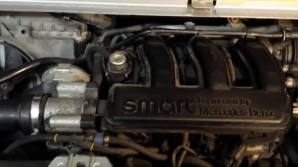 Smart Fortwo 450   Starter motor replacement and lowering the Engine   Part 1