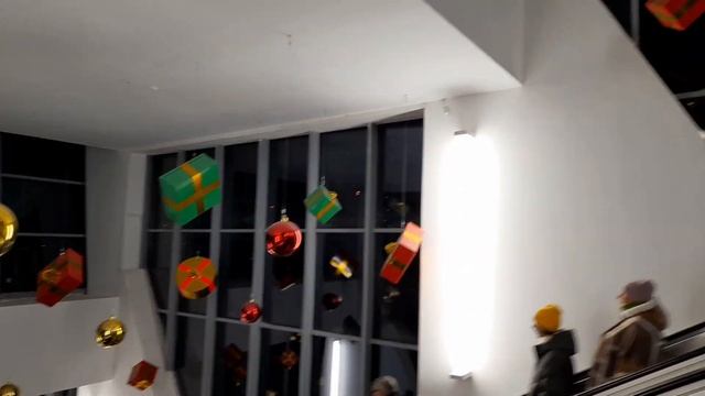 Эскалаторная галерея на Воробьёвых горах. смотреть онлайн