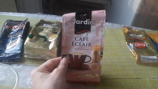 3. Jardin Cafe Eclair