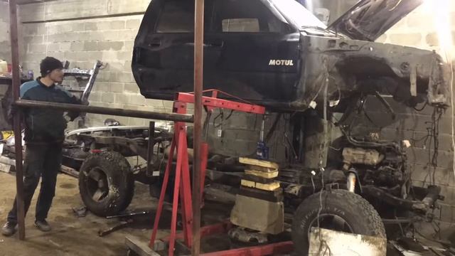 Разбор hilux pick up подготовка к ремонту рамы смотреть онлайн