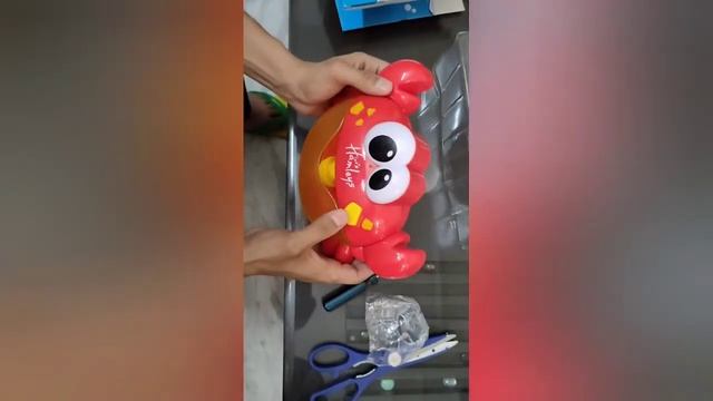 Unboxing and reviews of Hamleys musical bubble crab | bubble making machine for kids смотреть онлайн