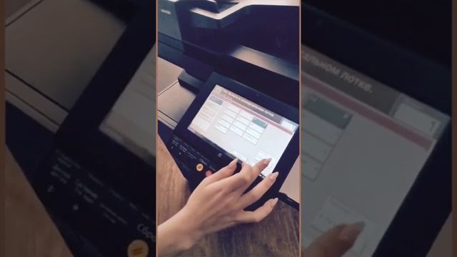 Обзор Kyocera TASKalfa 2552ci. Цветная печать на плотной бумаге смотреть онлайн
