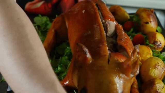 НОВОГОДНИЙ МОЛОЧНЫЙ ПОРОСЕНОК смотреть онлайн