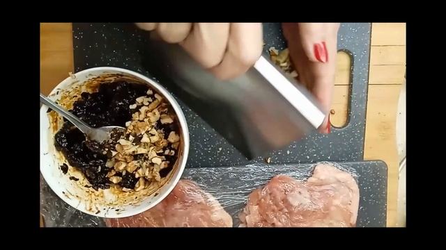 Курица Фаршированная Черносливом и Орехами смотреть онлайн