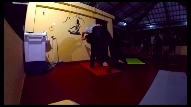 Acro Yoga (Kerala 2017) смотреть онлайн