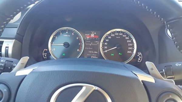 Lexus IS 200T overview and 0-100 km/h Acceleration