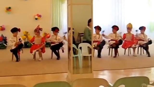 Утренник 8 марта Танец с ложками смотреть онлайн