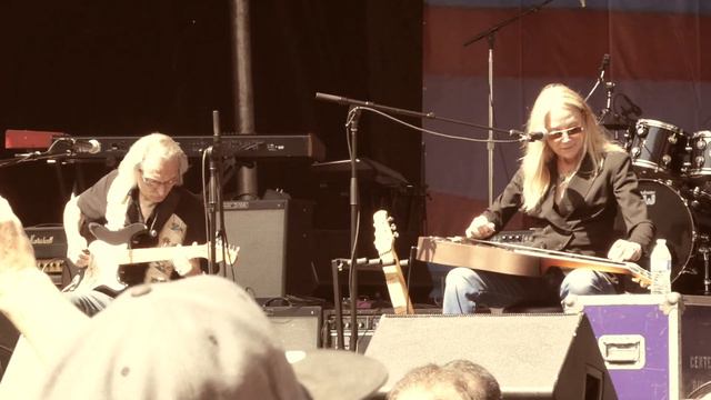 Sonny Landreth and Cindy Cashdollar at Eric Clapton's Crossroads 2023 смотреть онлайн